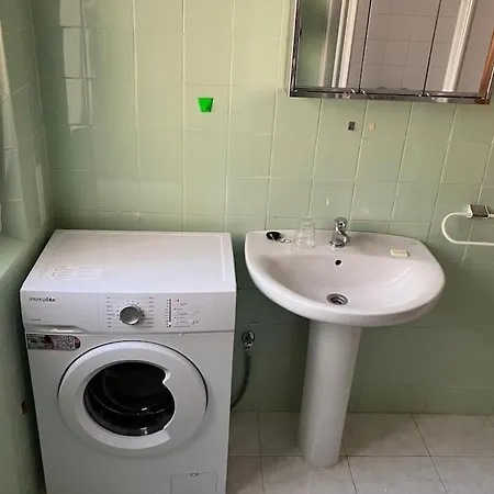 Amplio, Fresco Y Centrico, Con Patio Y Balcon アパート